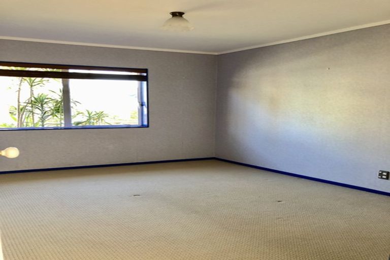 Photo of property in 6 Bass Street, West Harbour, Auckland, 0618