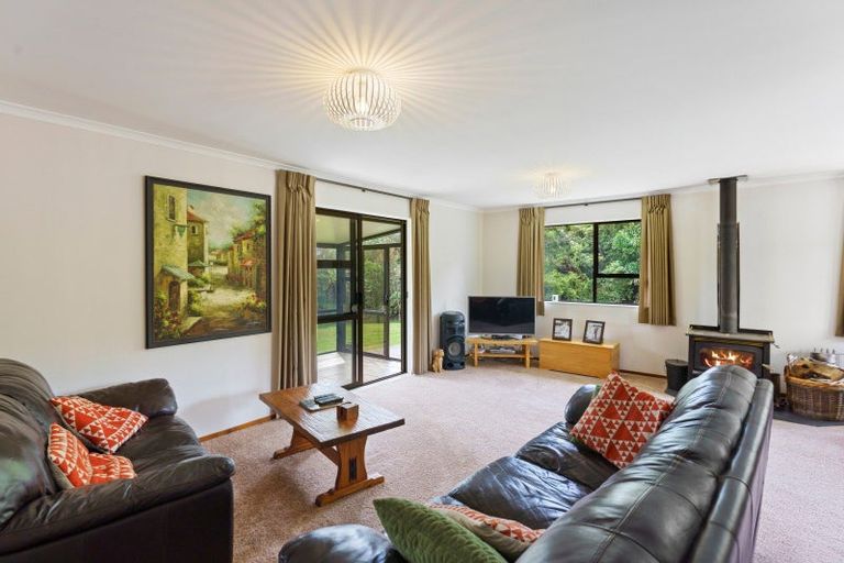 Photo of property in 185 Waitohu Valley Road, Otaki, 5583