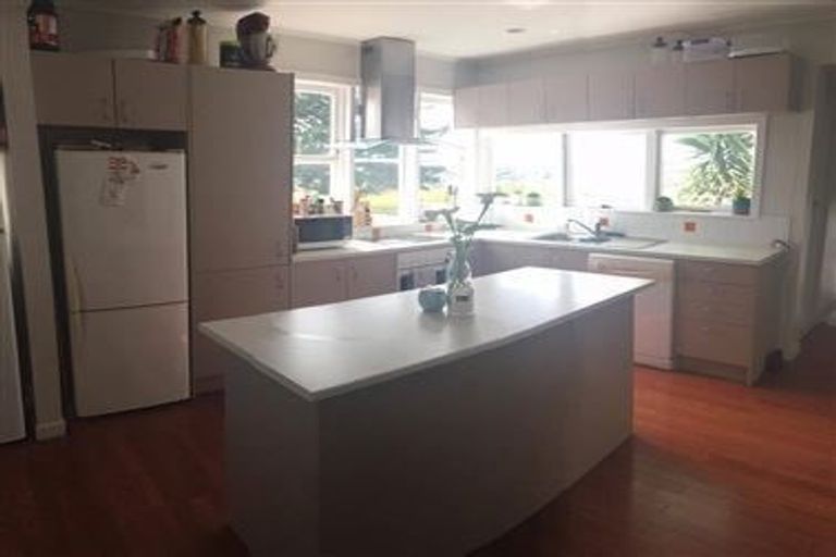 Photo of property in 78 Arran Road, Browns Bay, Auckland, 0630