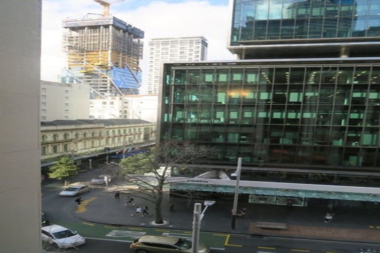 Photo of property in Guardian Apartments, 406/105 Queen Street, Auckland Central, Auckland, 1010