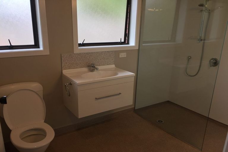 Photo of property in 1/77 Konini Road, Titirangi, Auckland, 0604