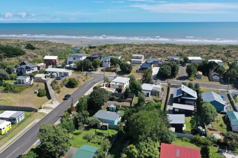 Photo of property in 4 Gloucester Street, Waitarere Beach, Levin, 5510