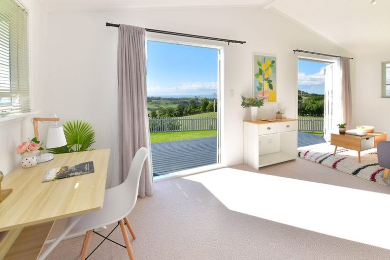 Photo of property in 21 Shine Road, South Head, Helensville, 0874