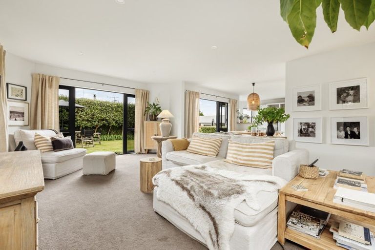 Photo of property in 19 Highcroft Place, Welcome Bay, Tauranga, 3112