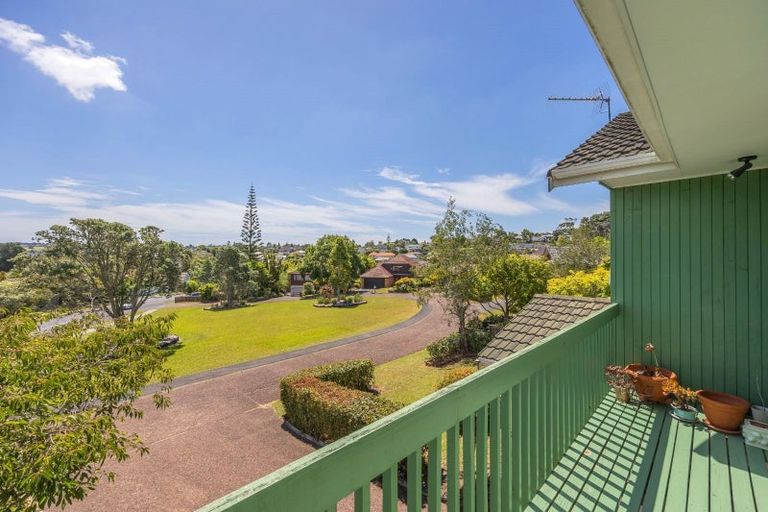 Photo of property in 10 Manutara Avenue, Forrest Hill, Auckland, 0620