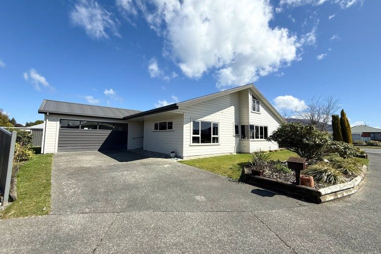 Photo of property in 30 Govan Drive, Te Anau, 9600