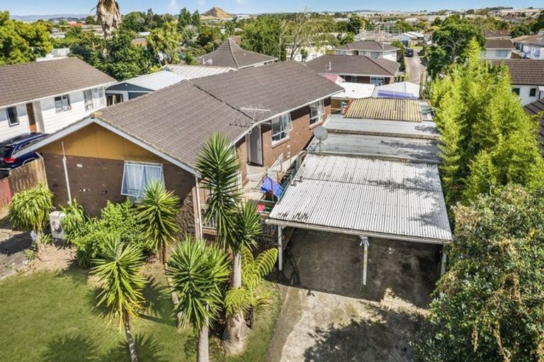 Photo of property in 5 Dorendia Place, Clendon Park, Auckland, 2103