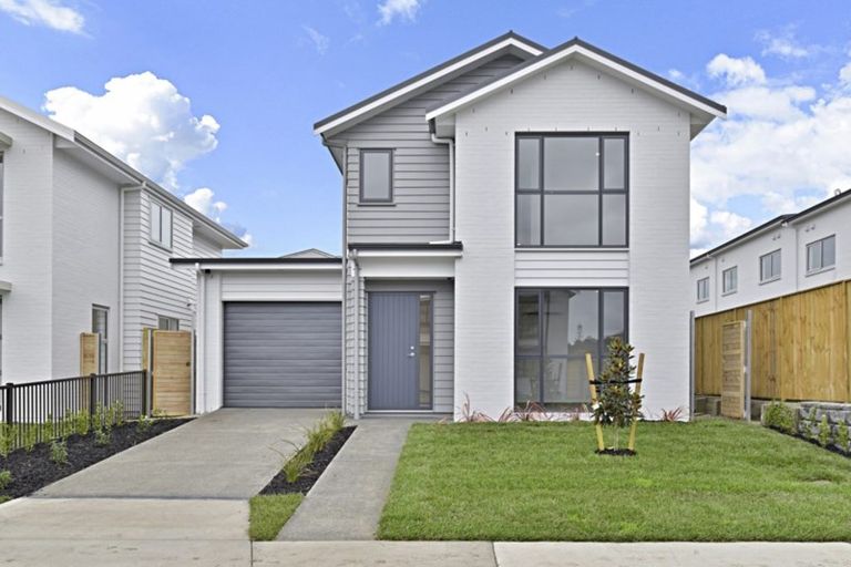 Photo of property in 3 Vincent Mcgrath Crescent, Swanson, Auckland, 0614