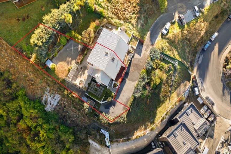 Photo of property in 110b Wynyard Crescent, Fernhill, Queenstown, 9300