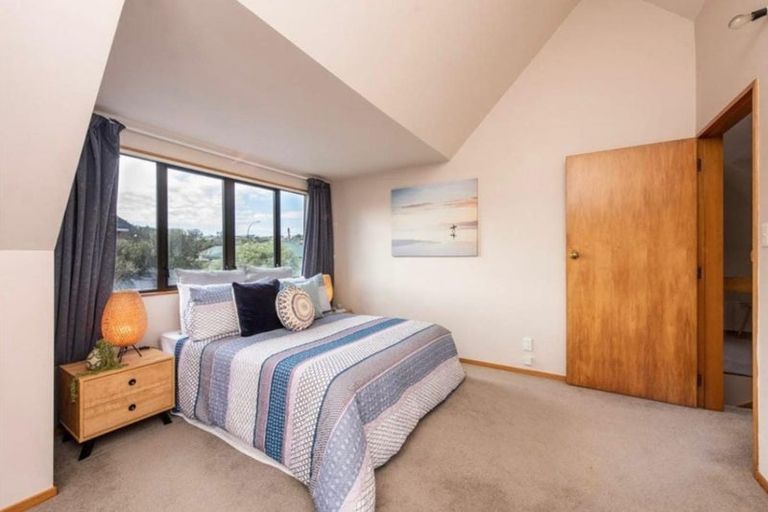 Photo of property in 8a Campbell Street, Karori, Wellington, 6012