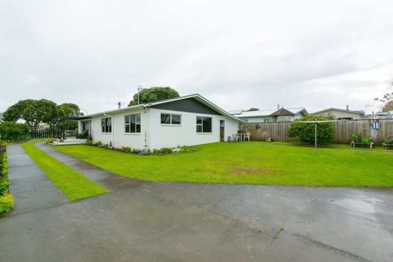 Photo of property in 8 Sarten Street, Waitara, 4320