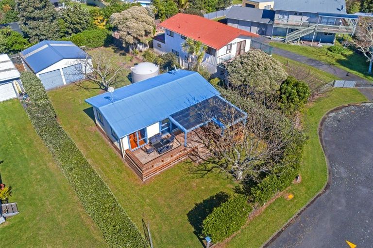 Photo of property in 3 Katrin Place, Mahia, 4198