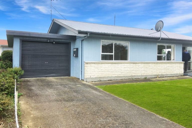 Photo of property in 2 Mccallum Street, Dannevirke, 4930
