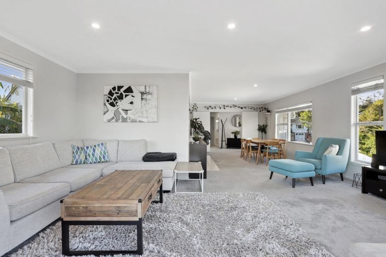 Photo of property in 11 Tahi Terrace, Glen Eden, Auckland, 0602