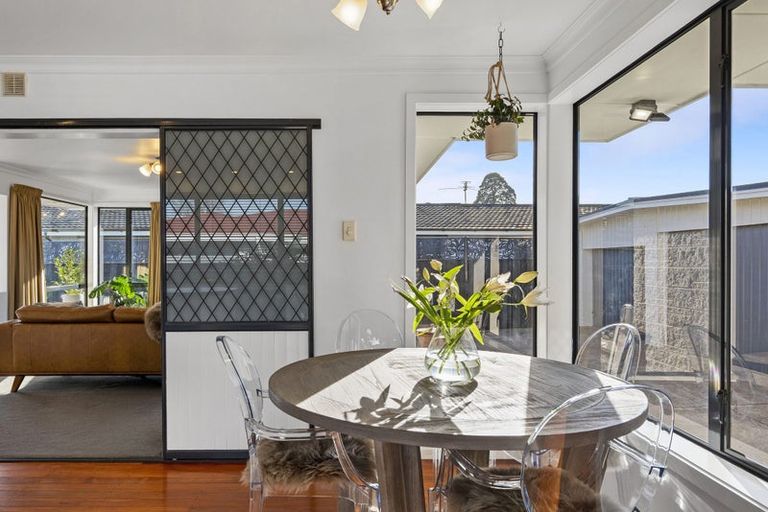 Photo of property in 320 Main North Road, Redwood, Christchurch, 8051