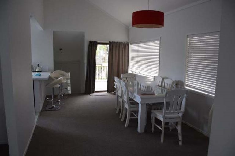 Photo of property in 88 Beach Road, Castor Bay, Auckland, 0620
