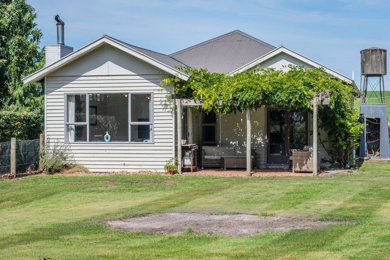 Photo of property in 381 Pareora River Road, Saint Andrews, Timaru, 7972