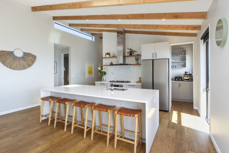 Photo of property in 63 Moncks Spur Road, Redcliffs, Christchurch, 8081