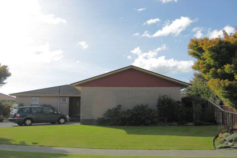 Photo of property in 8 Dalrye Place, Ilam, Christchurch, 8041