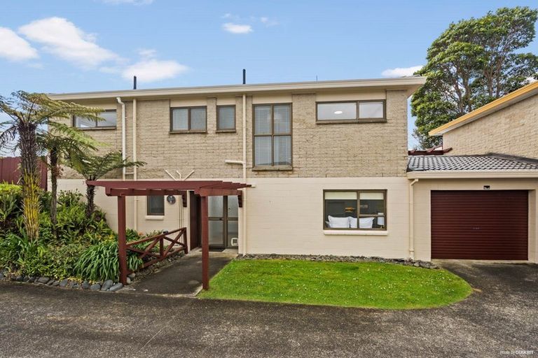 Photo of property in 1/12 Eastwood Rise, Browns Bay, Auckland, 0630