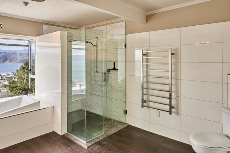 Photo of property in 7 Stormanstown Way, Seatoun, Wellington, 6022