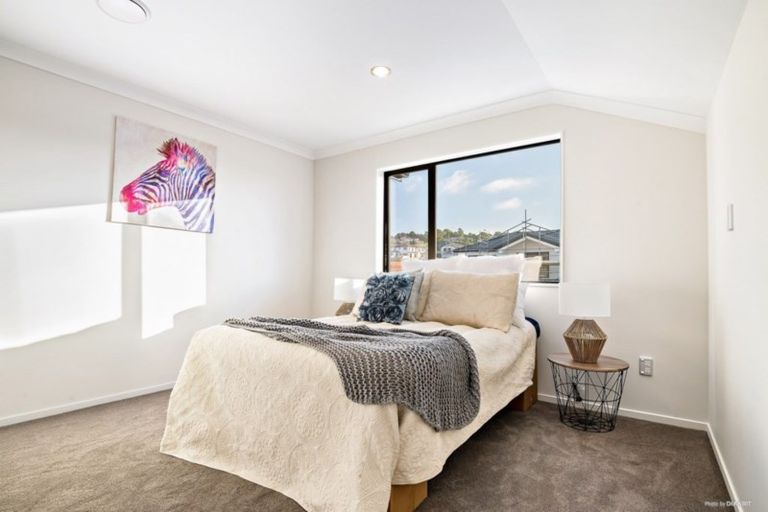 Photo of property in 82 Drumbuoy Drive, Flat Bush, Auckland, 2019