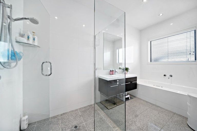 Photo of property in 9 Bridesdale Drive, Lake Hayes, Queenstown, 9304