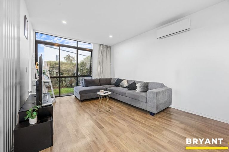 Photo of property in 2 Troop Road, Papakura, 2110