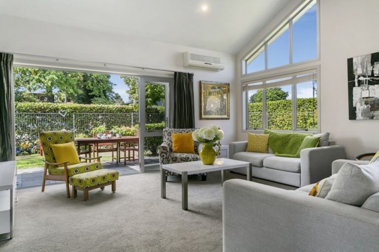 Photo of property in 15 Parata Street, Two Mile Bay, Taupo, 3330