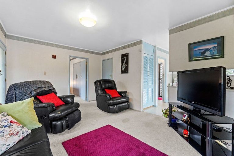Photo of property in 2/1 Lingfield Street, Glenfield, Auckland, 0629