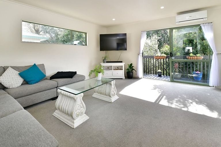Photo of property in 3/18 Ocean View Road, Hatfields Beach, Orewa, 0931