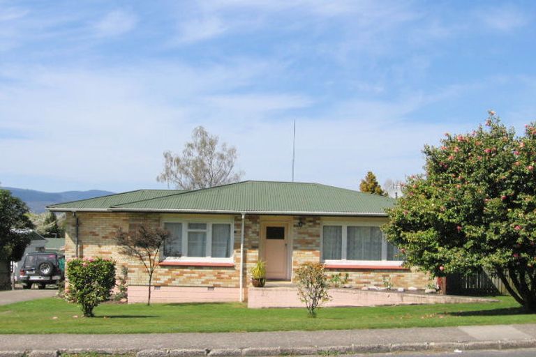 Photo of property in 28 Gordon Road, Western Heights, Rotorua, 3015
