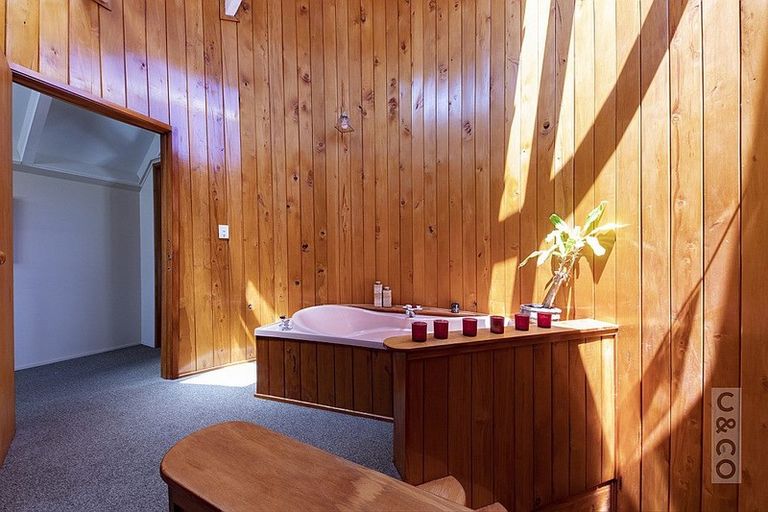 Photo of property in 492 West Coast Road, Glen Eden, Auckland, 0602