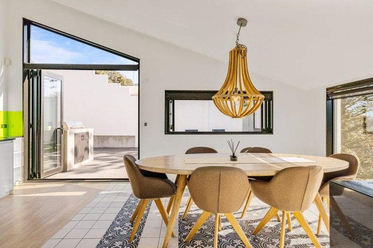 Photo of property in 21 Whareora Terrace, Cashmere, Christchurch, 8022