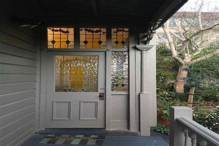 Photo of property in 129 Chaucer Road, Hospital Hill, Napier, 4110