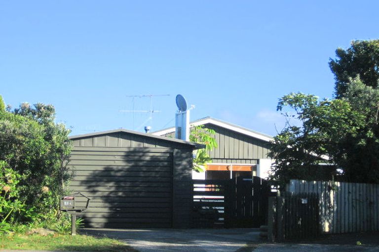 Photo of property in 21 Olive Terrace, Paraparaumu Beach, Paraparaumu, 5032