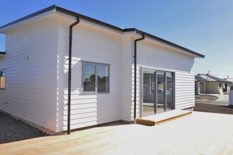 Photo of property in 4 Seagrass Place, Otaki Beach, Otaki, 5512