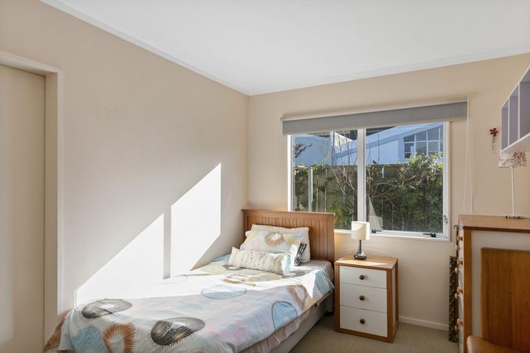 Photo of property in 6 Macalister Place, Miramar, Wellington, 6022