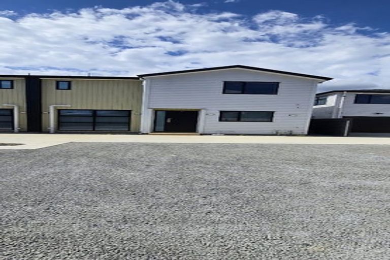 Photo of property in 8b Nield Road, Manurewa, Auckland, 2102