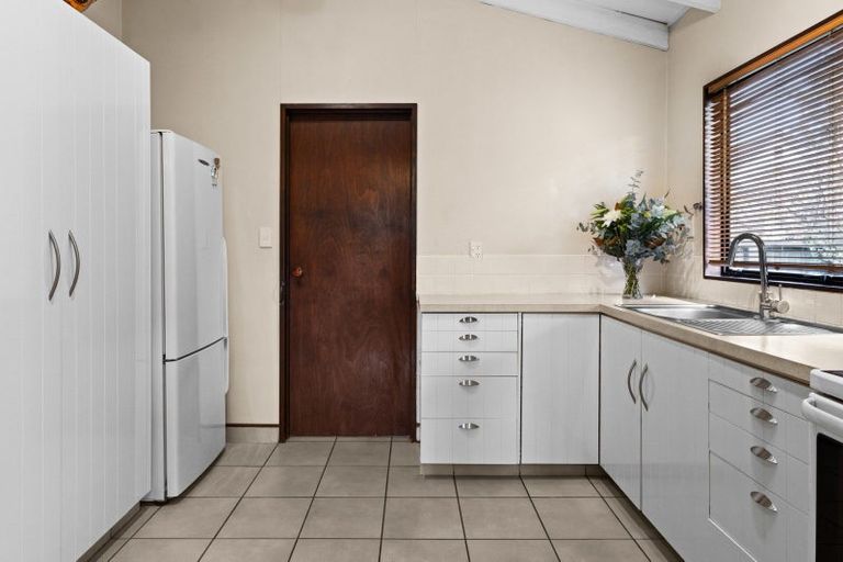 Photo of property in 18b Middle Road, Havelock North, 4130