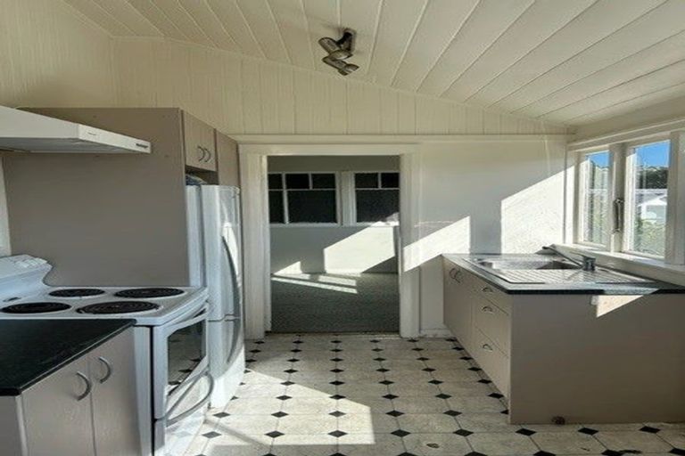 Photo of property in 2/66 Brougham Street, Mount Victoria, Wellington, 6011