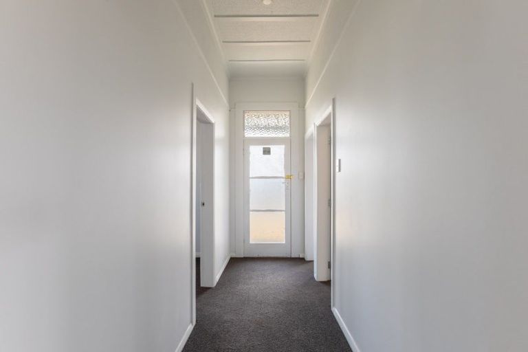 Photo of property in 42 Tennyson Street, Dannevirke, 4930