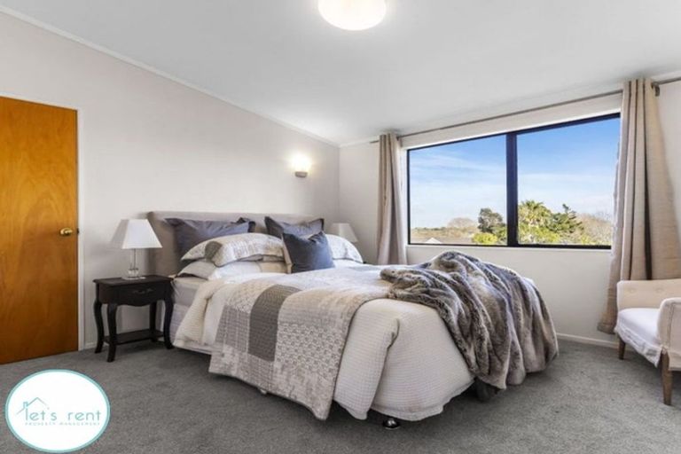 Photo of property in 2/11 Nelson Street, Papakura, 2110