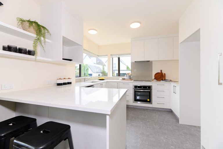 Photo of property in 2/22 Woodbridge Lane, Milford, Auckland, 0620