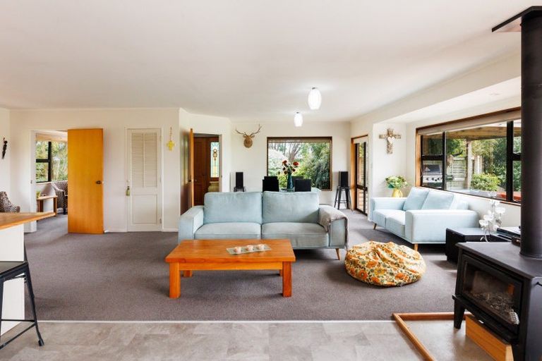 Photo of property in 279 Tararua Road, Levin, 5571