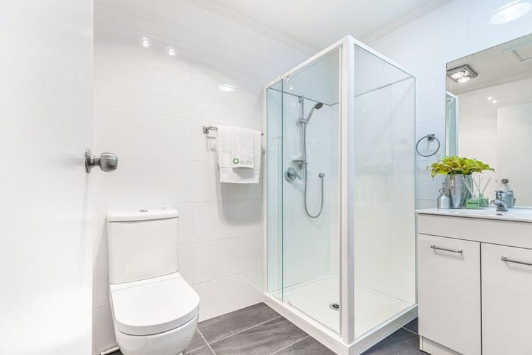 Photo of property in 61 Archibald Road, Kelston, Auckland, 0602