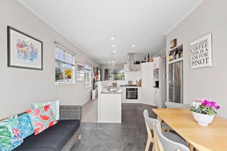 Photo of property in 1/297 Carrington Street, Vogeltown, New Plymouth, 4310