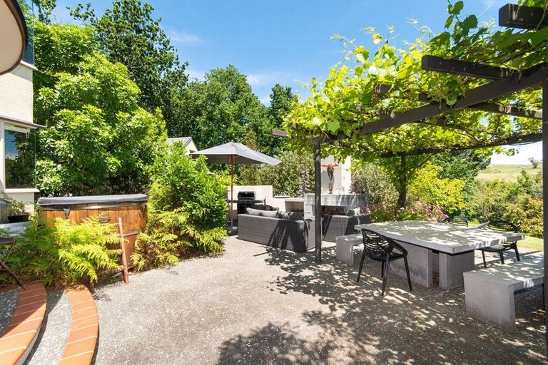 Photo of property in 124 Puketitiri Road, Poraiti, Napier, 4182