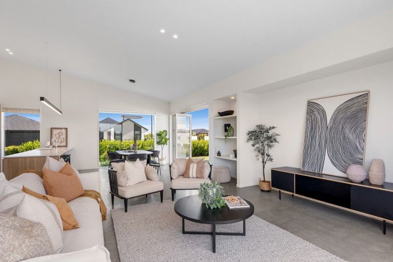 Photo of property in 37 Finstock Way, Rolleston, 7614