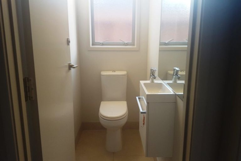 Photo of property in 13 Horizon View Road, Oteha, Auckland, 0632